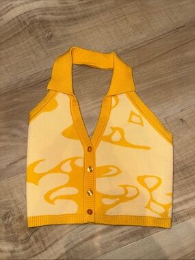 VRG GRL Yellow Patterned Knit Halter Button-Front Top